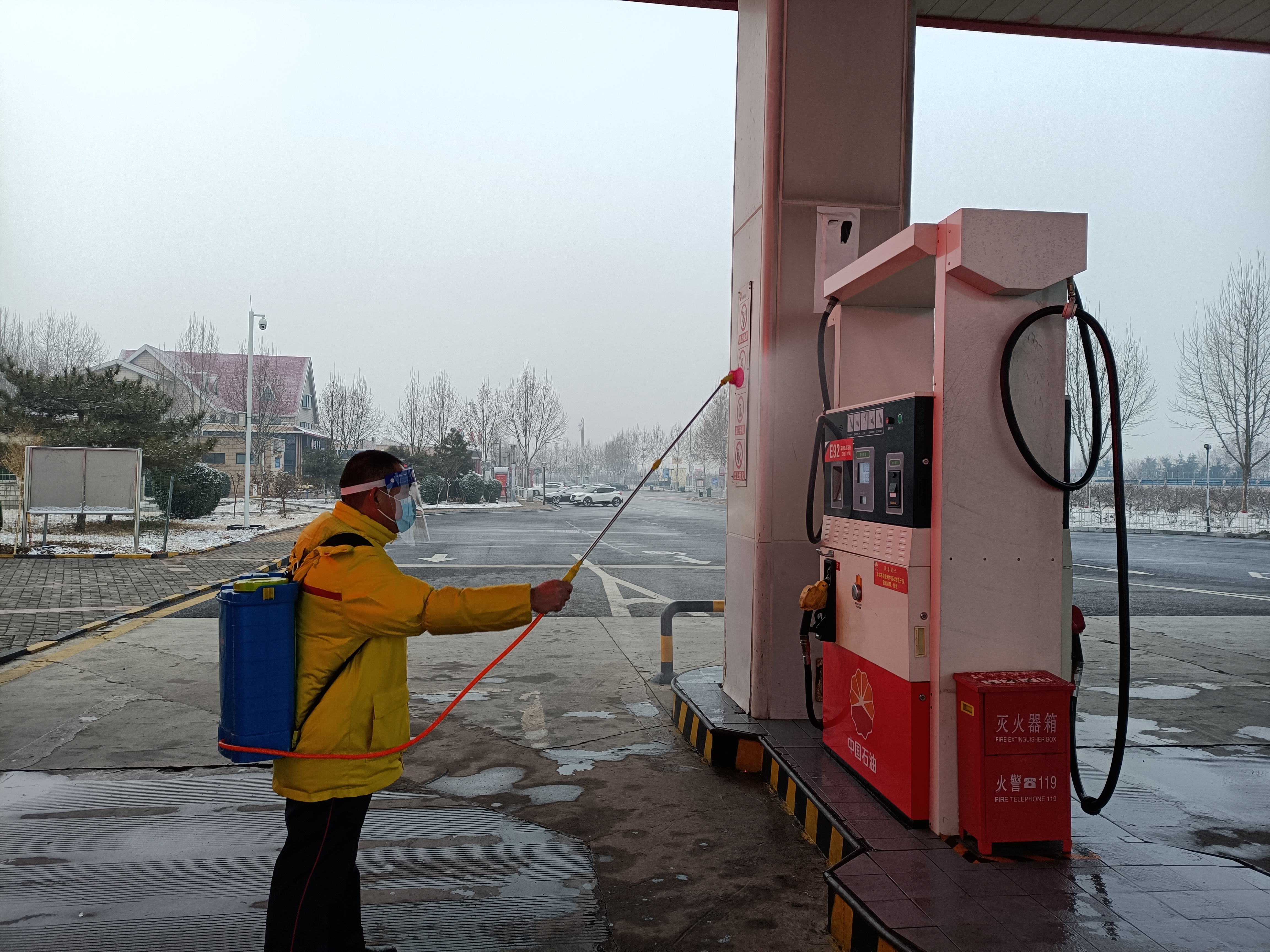 2021.1.5鶴壁加油站，加油機消毒.jpg