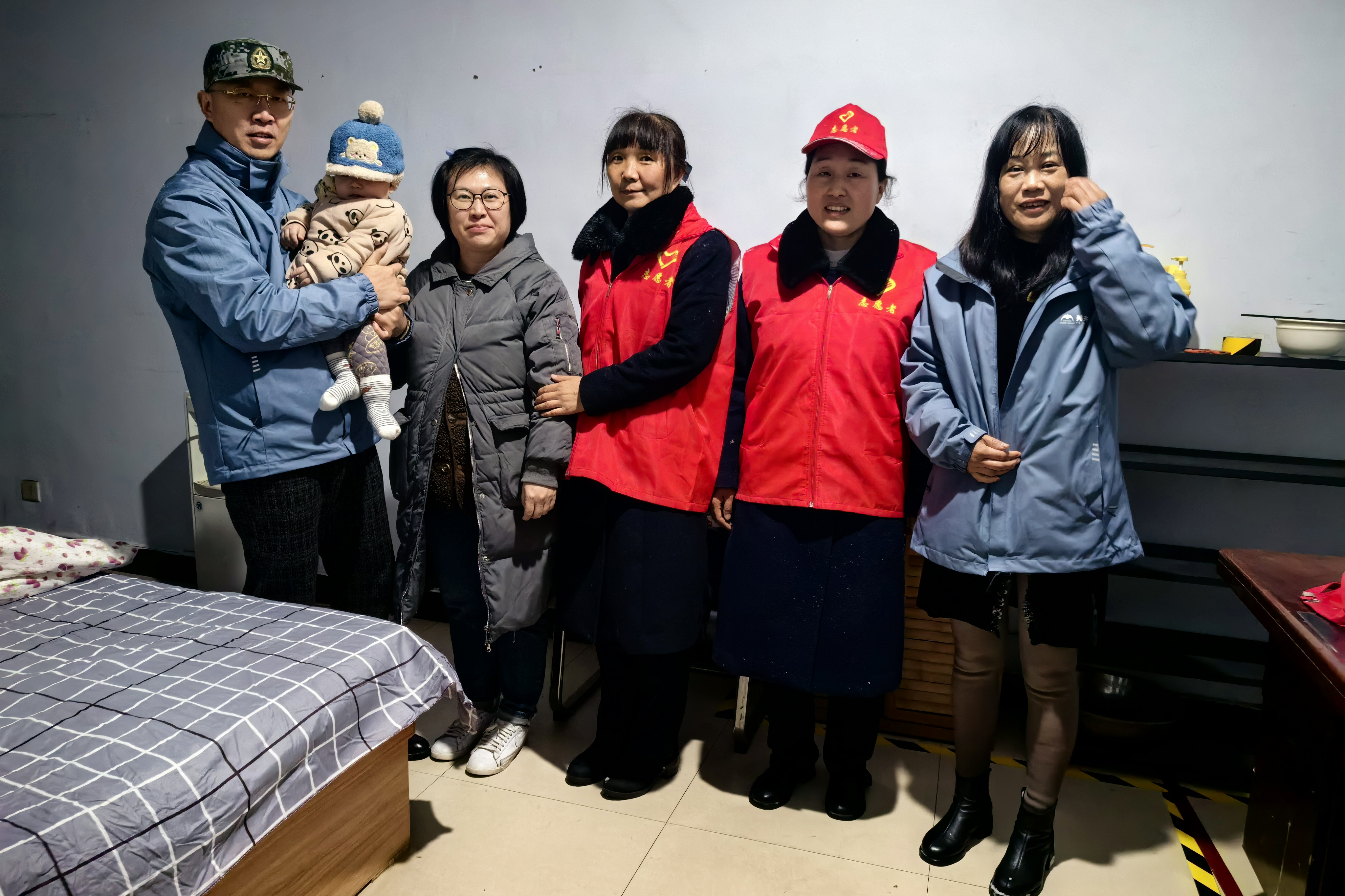 1月15日 澠池西停車區(qū)北區(qū) 合影+翟青+15639898985.jpg 1月15日 澠池西停車區(qū)北區(qū) 合影+翟青+15639898985.jpg