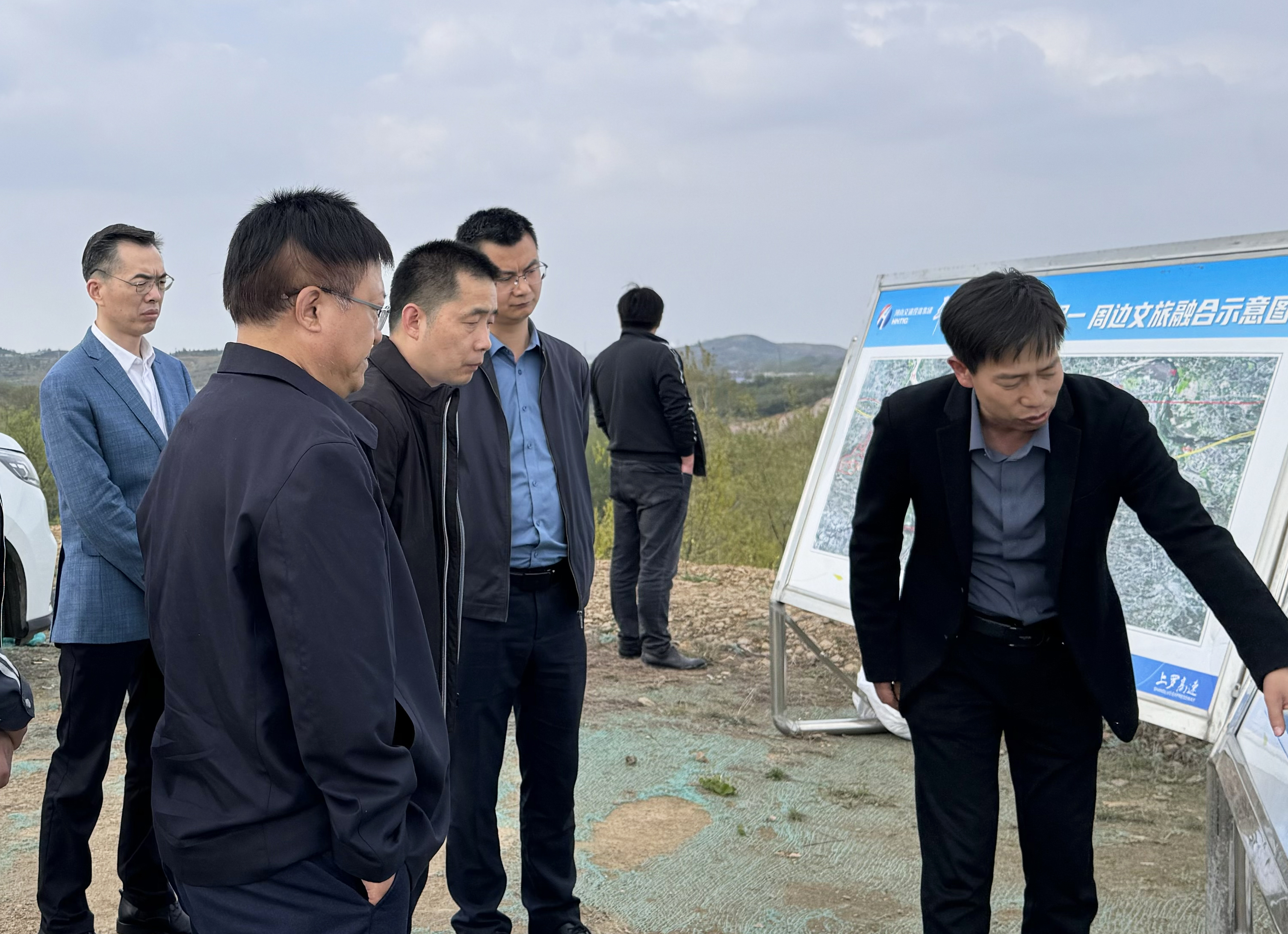 調(diào)研現(xiàn)場(chǎng).jpg 調(diào)研現(xiàn)場(chǎng).jpg