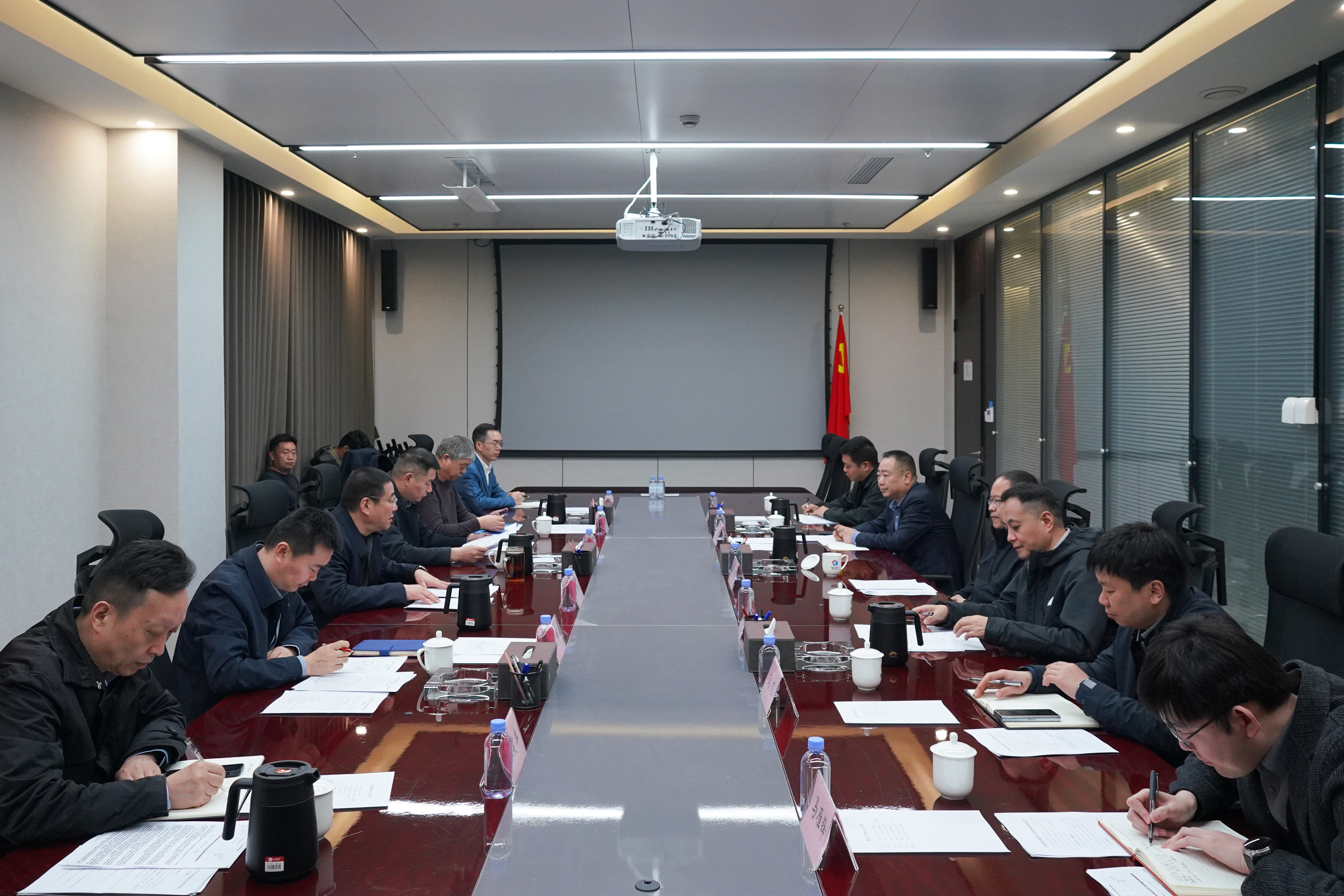 咨詢集團.jpg 咨詢集團.jpg